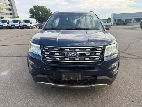 Used 2017 Ford Explorer XLT w/ Equipment Group 202A AWD/4WD image 5