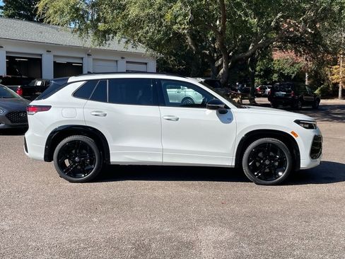 New 2026 Volkswagen Tiguan SE R-Line image 2