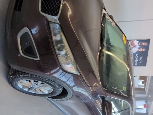 Used 2016 Kia Sorento LX image 1