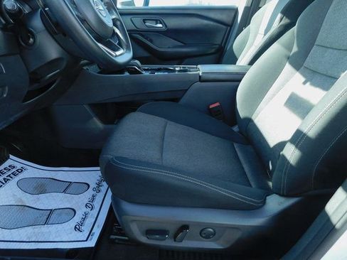 Used 2024 Nissan Rogue SV image 24