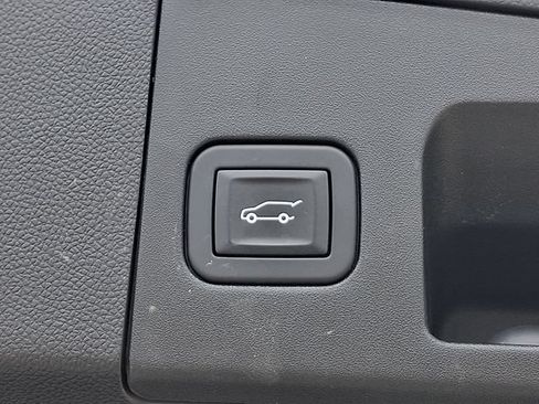 Used 2025 Cadillac XT4 Sport AWD/4WD image 29