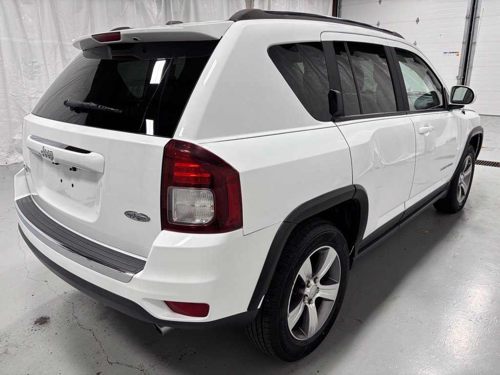 Used 2016 Jeep Compass High Altitude AWD/4WD image 7