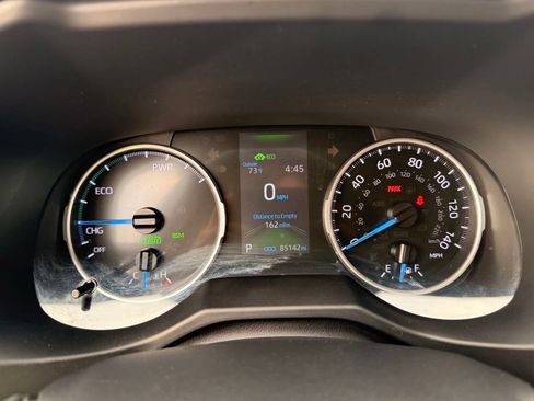Used 2021 Toyota RAV4 XLE w/ Convenience Package AWD/4WD image 14