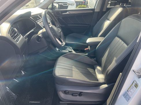 Used 2022 Volkswagen Tiguan SE image 14