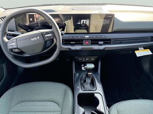 New 2025 Kia K4 EX image 14