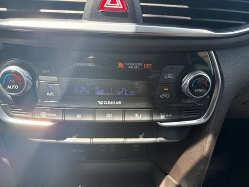 Used 2019 Hyundai Santa Fe Limited AWD/4WD image 18