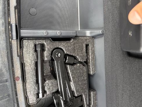 Used 2018 Hyundai Santa Fe Sport w/ Cargo Package image 21