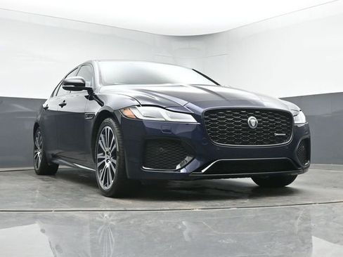 Used 2024 Jaguar XF R-Dynamic SE AWD/4WD image 33