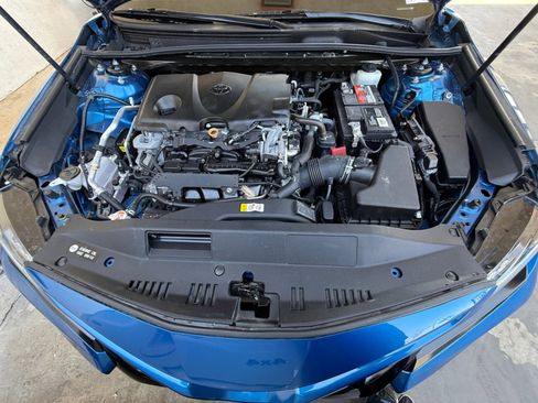Used 2019 Toyota Camry XSE image 18