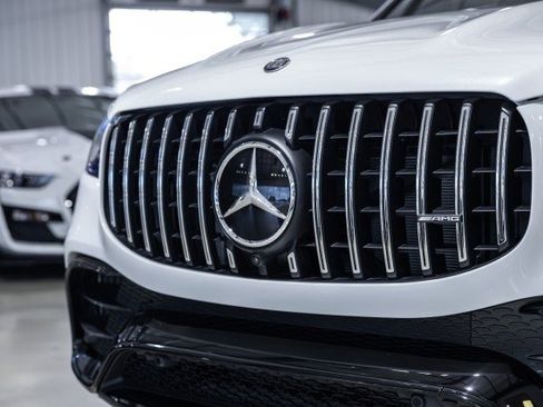 Used 2025 Mercedes-Benz GLS 63 AMG 4MATIC image 13