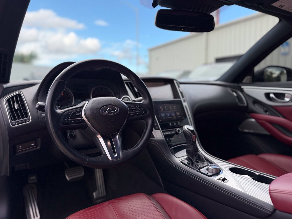 Used 2017 INFINITI Q60 Red Sport 400 AWD/4WD image 15
