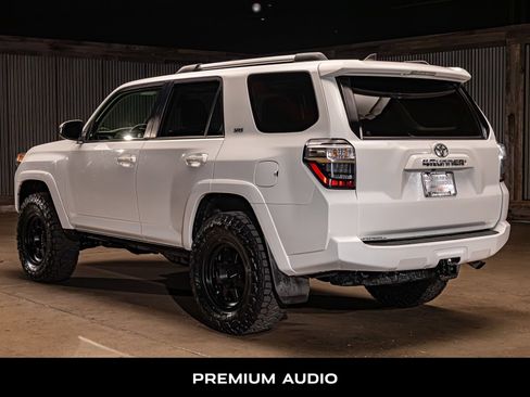 Used 2021 Toyota 4Runner SR5 AWD/4WD image 5