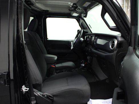 Used 2023 Jeep Wrangler Sahara image 17