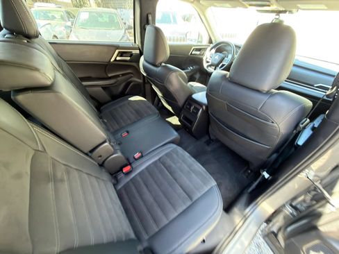Used 2024 Mitsubishi Outlander SE AWD/4WD image 11