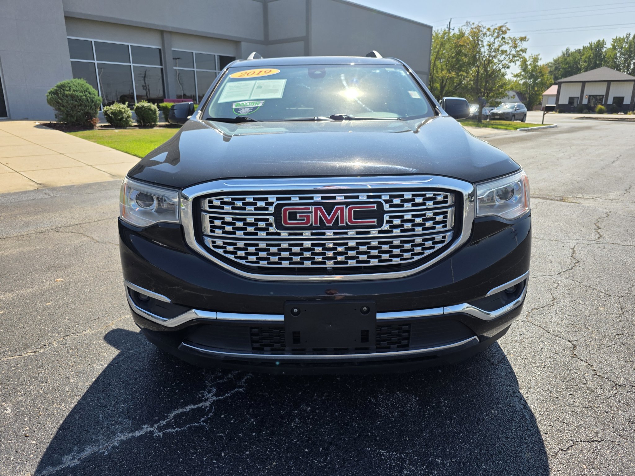 Used 2019 GMC Acadia Denali w/ Technology Package AWD/4WD image 3