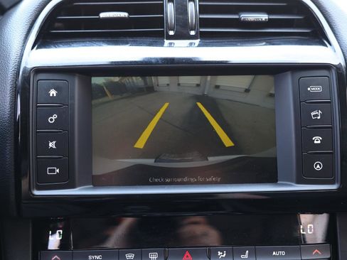 Used 2018 Jaguar F-PACE Premium AWD/4WD image 35