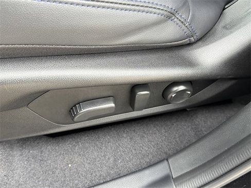 Certified 2025 Subaru Forester Limited image 17