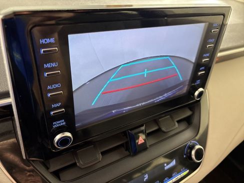 Used 2020 Toyota Corolla LE FWD image 37