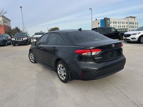 Certified 2025 Toyota Corolla LE image 5