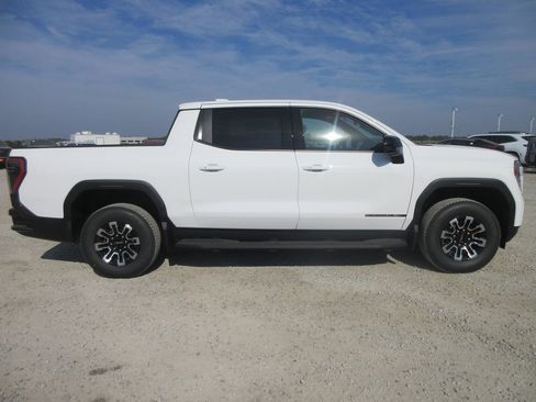 New 2026 GMC Sierra EV Elevation image 3