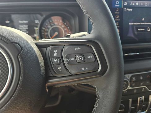 Used 2026 Jeep Wrangler Unlimited Rubicon AWD/4WD image 33