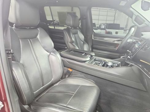Used 2024 Jeep Wagoneer 2WD w/ Premium Group I image 41
