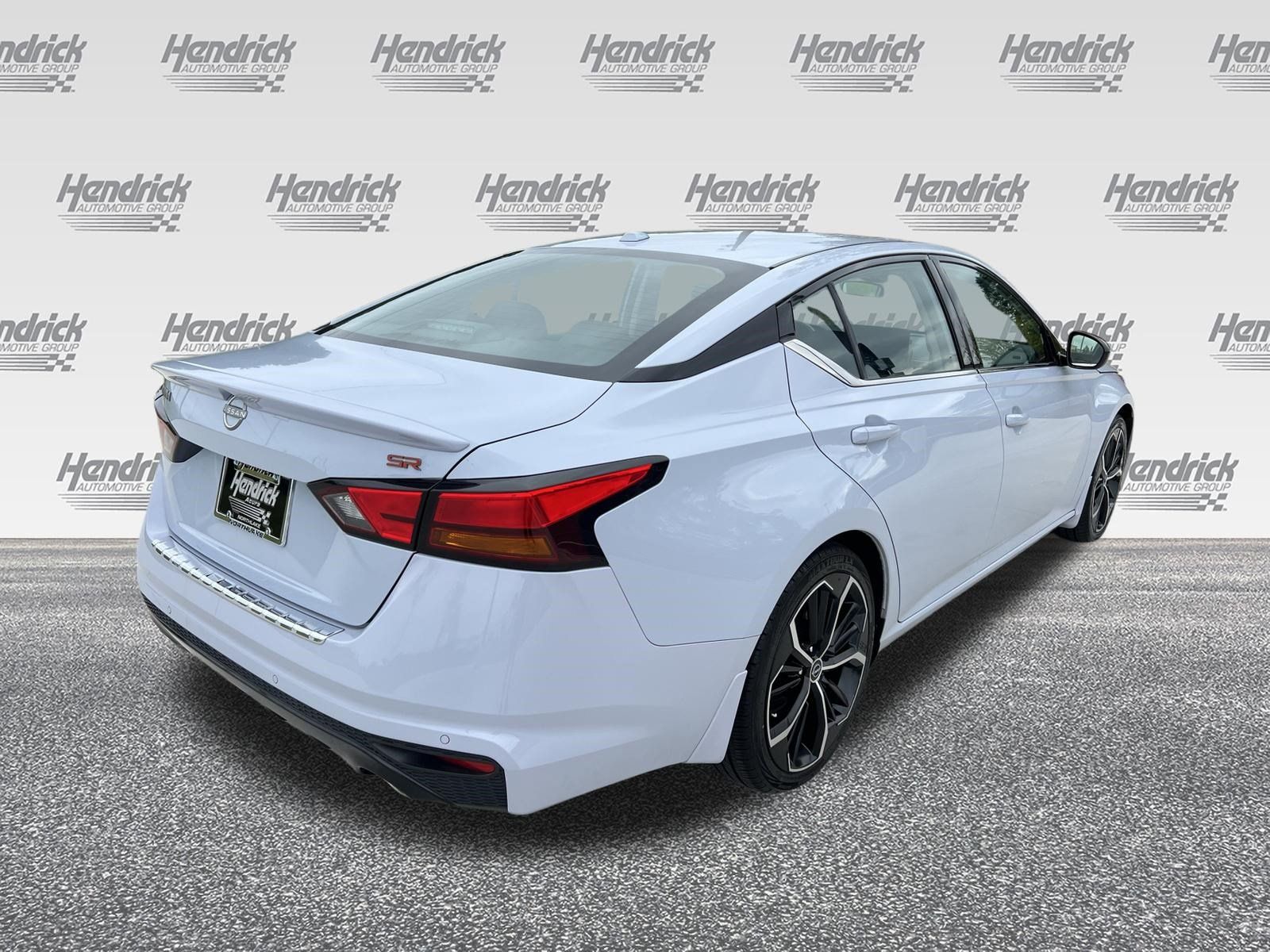 Used 2023 Nissan Altima 2.5 SR w/ SR Premium Package FWD image 9