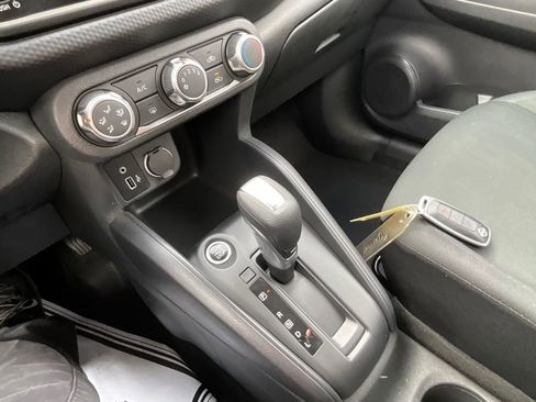 Certified 2025 Nissan Kicks Play S image 41