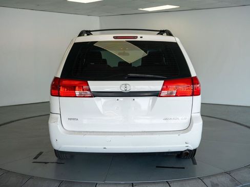 Used 2004 Toyota Sienna CE FWD image 9