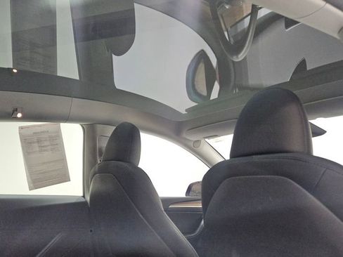 Used 2025 Tesla Model Y Long Range image 26