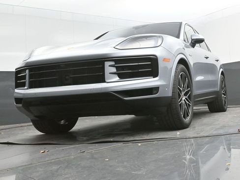 New 2026 Porsche Cayenne E-Hybrid Coupe image 24