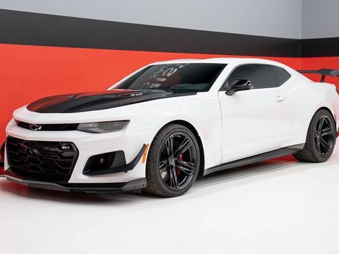 Used 2023 Chevrolet Camaro ZL1 RWD image 27