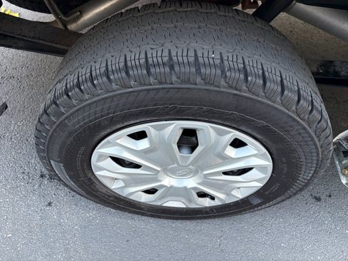 Used 2024 Ford Transit 250 Low Roof w/ Exterior Upgrade Package image 15