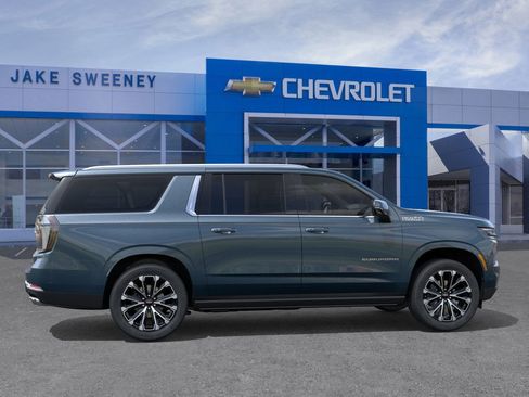 New 2026 Chevrolet Suburban High Country image 5