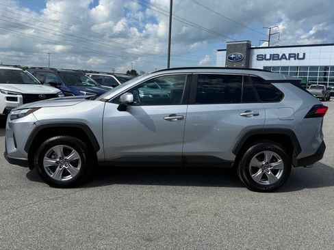 Used 2025 Toyota RAV4 XLE AWD/4WD image 5