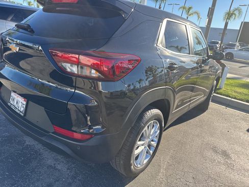 Used 2024 Chevrolet TrailBlazer LS w/ LS Convenience Package image 4