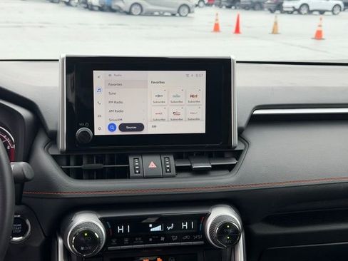 Used 2024 Toyota RAV4 Adventure image 15