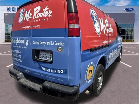 Used 2022 Chevrolet Express 2500 w/ Driver Convenience Package RWD image 5