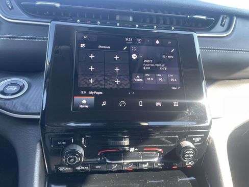 Used 2023 Jeep Grand Cherokee L Laredo image 21