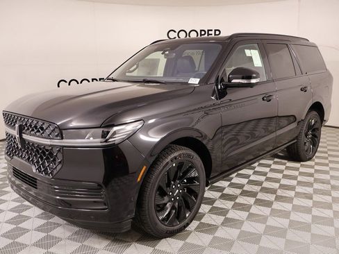 New 2025 Lincoln Navigator Reserve w/ Jet Appearance Package image 10