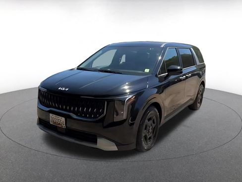 Used 2026 Kia Carnival FWD image 7