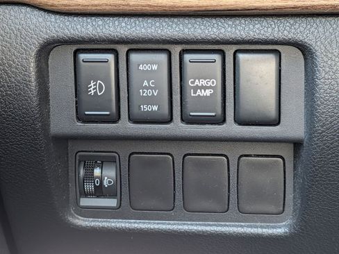 Used 2017 Nissan Titan SL w/ Off-Road Package AWD/4WD image 37
