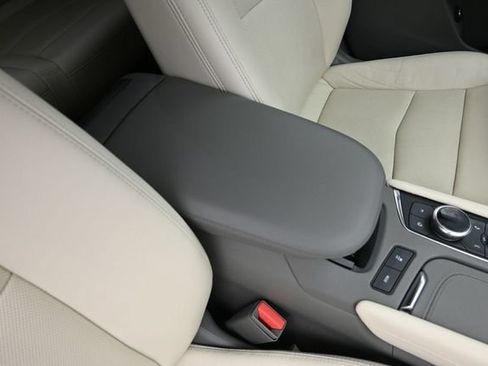 Used 2022 Cadillac XT5 Premium Luxury FWD image 32
