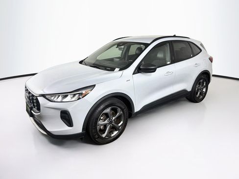 Used 2025 Ford Escape ST-Line FWD image 3