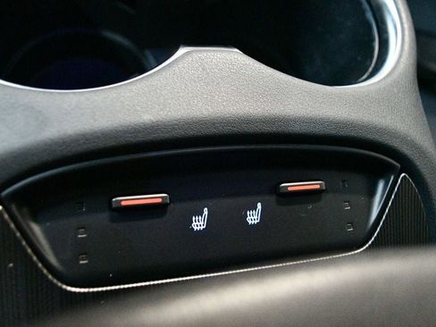 Used 2022 Toyota Venza XLE image 70