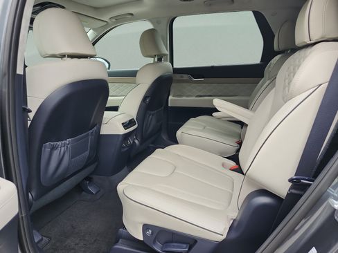 Certified 2022 Hyundai Palisade Calligraphy FWD image 18