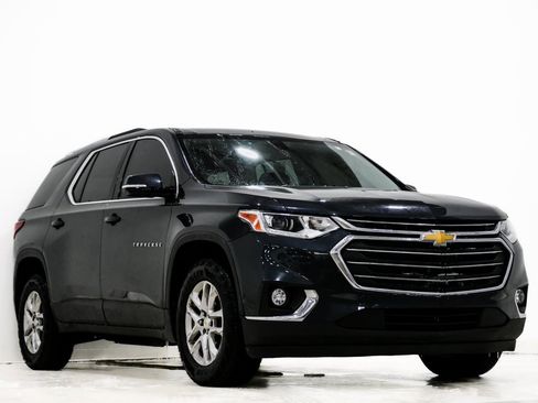 Used 2018 Chevrolet Traverse LT image 1