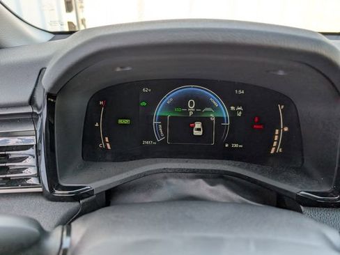 Used 2025 Toyota Camry LE image 14