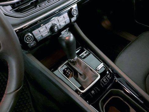 Used 2025 Jeep Compass Trailhawk AWD/4WD image 15