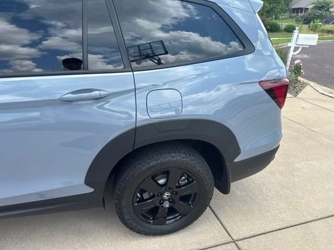 Used 2022 Honda Pilot TrailSport image 4